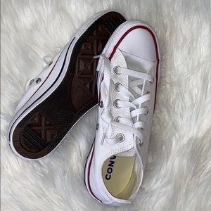 White Converse Chuck Taylors Sz. 5
